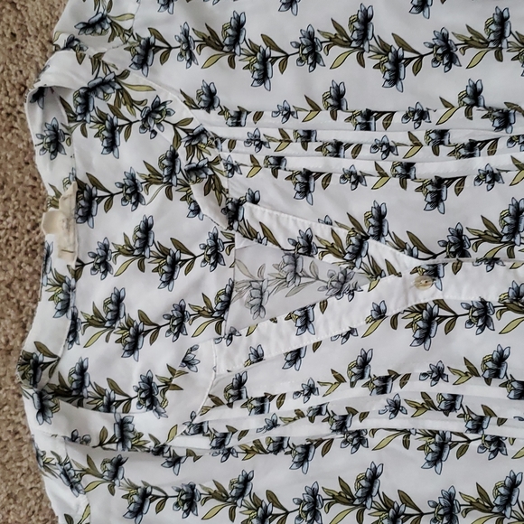 Button up top - Picture 3 of 6